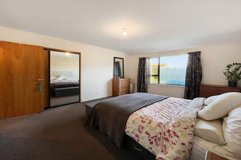 Photo of property in 2/53 Mcfaddens Road, St Albans, Christchurch, 8052