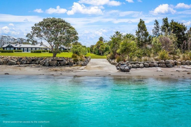 Photo of property in 252a Point Wells Road, Point Wells, 0986