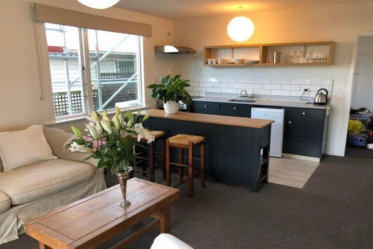 Photo of property in 8 Severn Street, Island Bay, Wellington, 6023