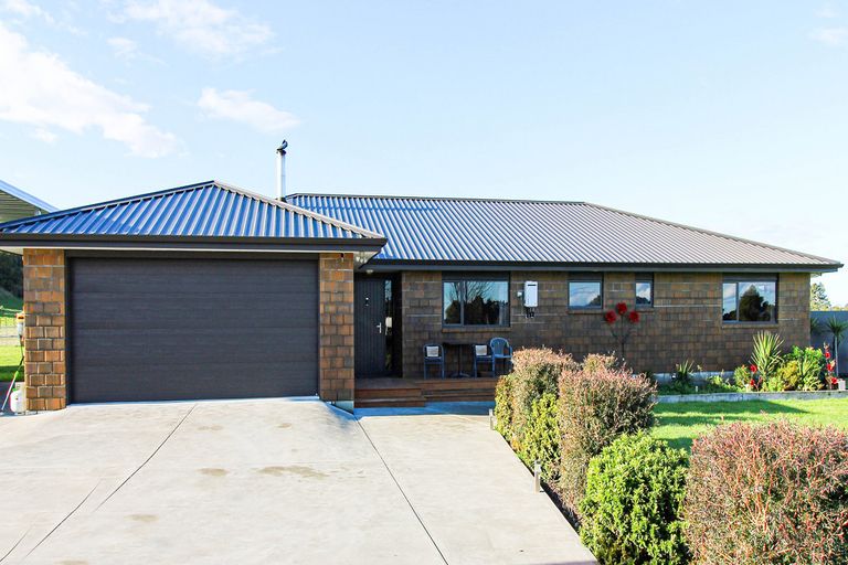 Photo of property in 10 Miles Lane, Carterton, 5713