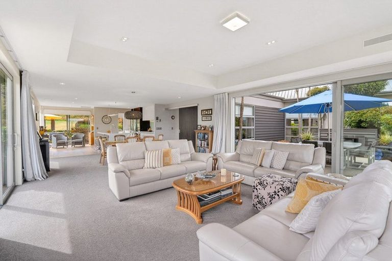 Photo of property in 70 Forest Heights, Wanaka, 9305