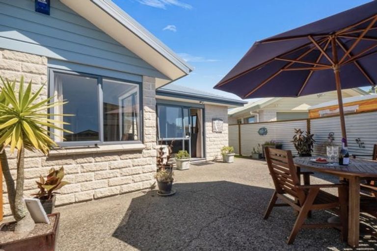 Photo of property in 32 Somerset Crescent, Highbury, Palmerston North, 4412