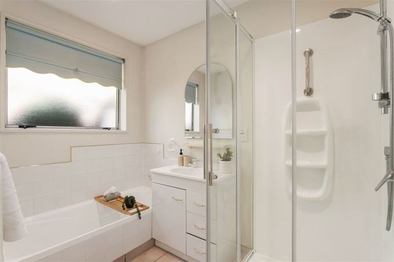 Photo of property in 1 Ashmore Lane, Strowan, Christchurch, 8052