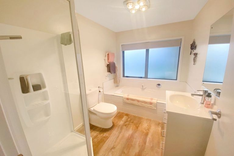 Photo of property in 8 Te Kereme Street, Marshland, Christchurch, 8083