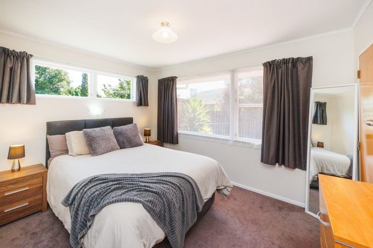 Photo of property in 14 Motuoapa Place, Kelvin Grove, Palmerston North, 4414