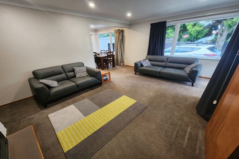 Photo of property in 4 Dorset Crescent, Hokowhitu, Palmerston North, 4410