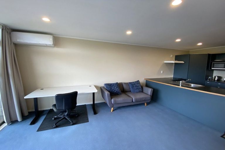 Photo of property in 7/372 Rosedale Road, Rosedale, Auckland, 0632