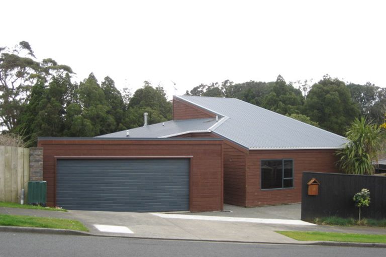 Photo of property in 10 Redwood Crescent, Westown, New Plymouth, 4310