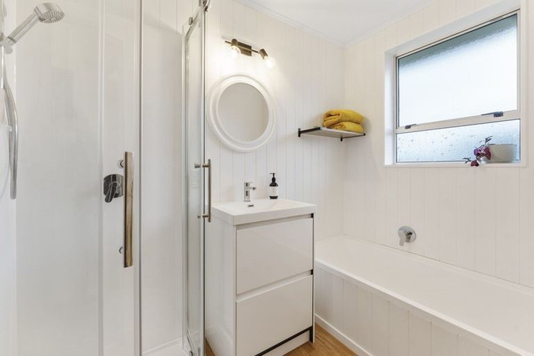 Photo of property in 256b Wellington Road, Wainuiomata, Lower Hutt, 5014