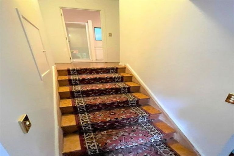 Photo of property in 50 Sunnyhaven Avenue, Beach Haven, Auckland, 0626