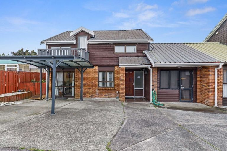 Photo of property in 2/11 Halsey Road, Manurewa, Auckland, 2102