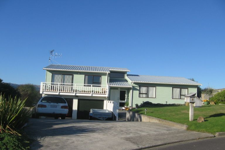 Photo of property in 5 James Cook Drive, Whitby, Porirua, 5024