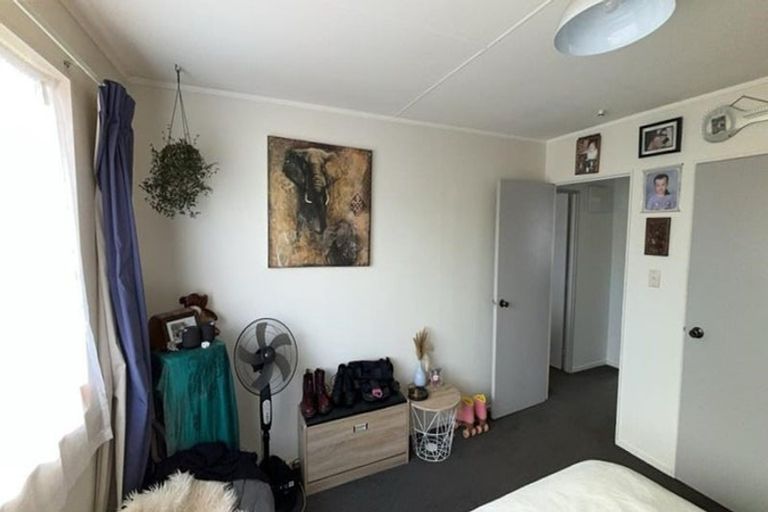 Photo of property in 31 Cumberland Street, Merrilands, New Plymouth, 4312