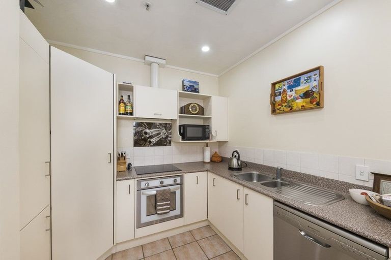 Photo of property in Maddison Apartments, 3/6a Queen Street, Palmerston North, 4410