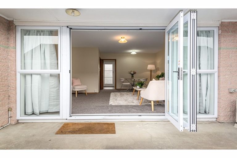 Photo of property in 2/470 Greers Road, Bishopdale, Christchurch, 8053