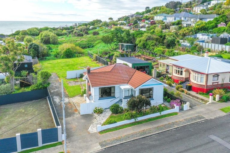 Photo of property in 12 Walker Street, Bluff, 9814