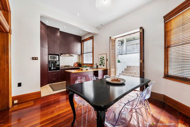 Photo of property in 46 Roxburgh Street, Mount Victoria, Wellington, 6011