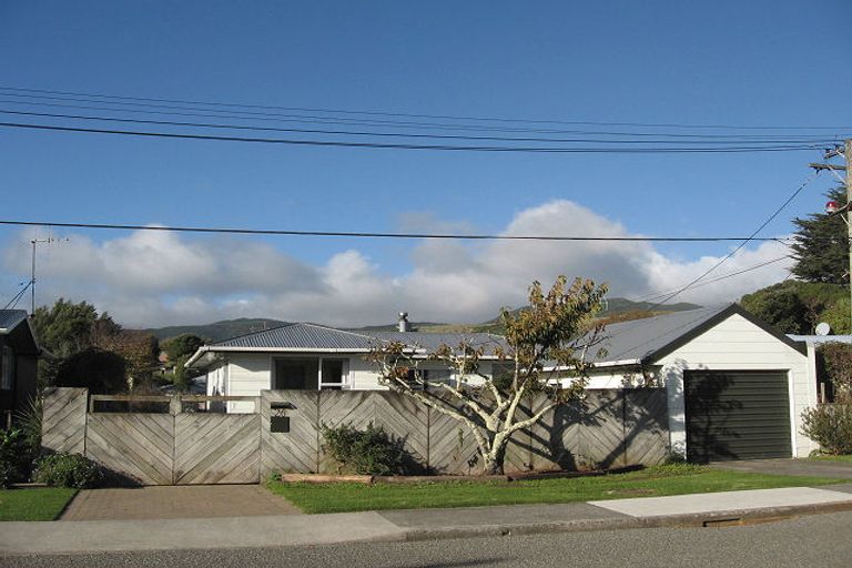 Photo of property in 26 Hillcrest Road, Raumati South, Paraparaumu, 5032