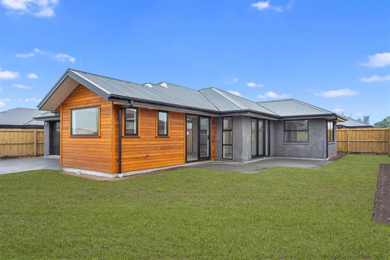 Photo of property in 76a Watkins Drive, Rangiora, 7400