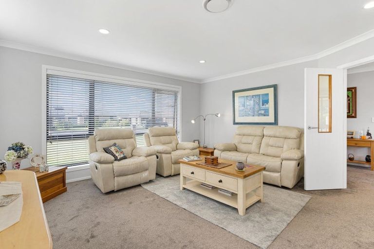 Photo of property in 13 Feist Street, Carterton, 5713