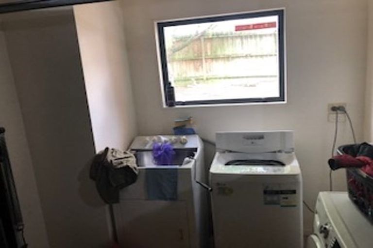 Photo of property in 43a Forrest Hill Road, Milford, Auckland, 0620