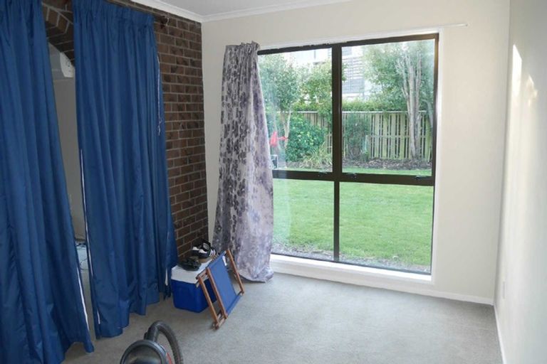 Photo of property in 16 Siska Place, Upper Riccarton, Christchurch, 8041