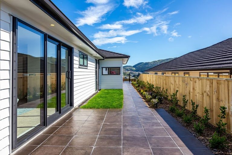 Photo of property in 26 Te Hoiere Street, Aotea, Porirua, 5024