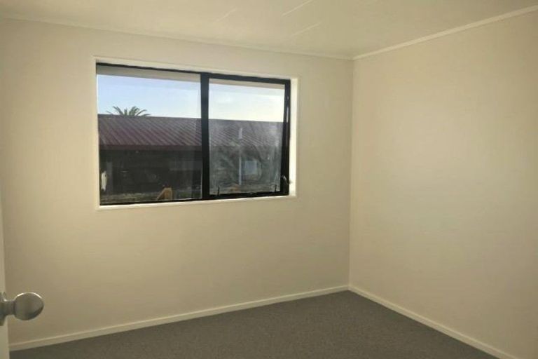 Photo of property in 1 Wai Iti Place, Clendon Park, Auckland, 2103