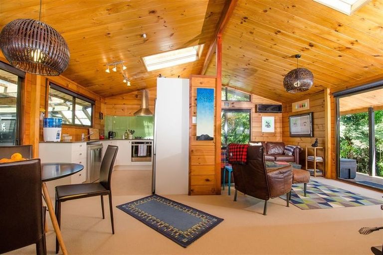 Photo of property in 128 Hinau Road, Waimauku, 0881