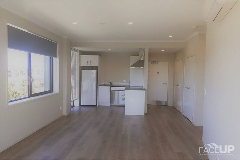 Photo of property in 2/22 Kerewhenua Crescent, Hobsonville, 0616