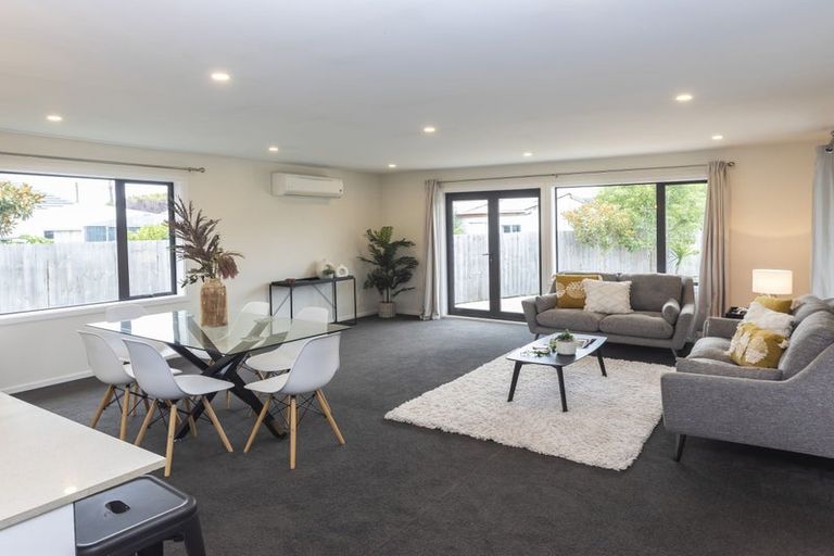 Photo of property in 10 Epping Place, Burnside, Christchurch, 8053