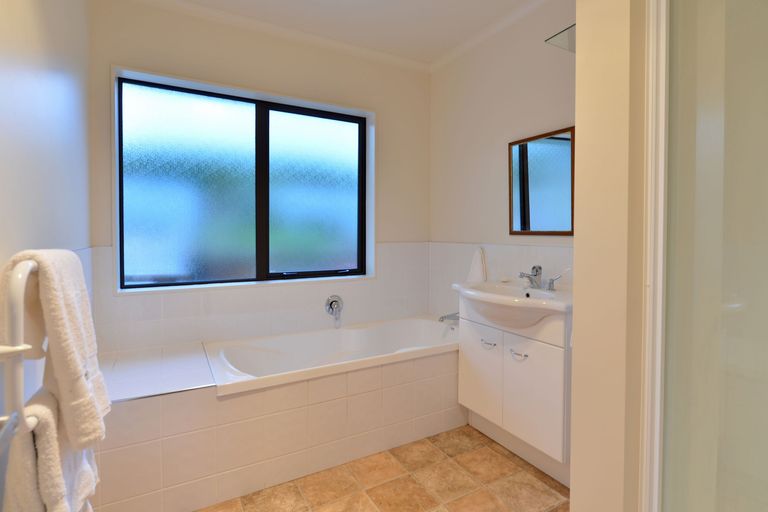 Photo of property in 34 Tauraroa Road, Maungakaramea, Whangarei, 0178