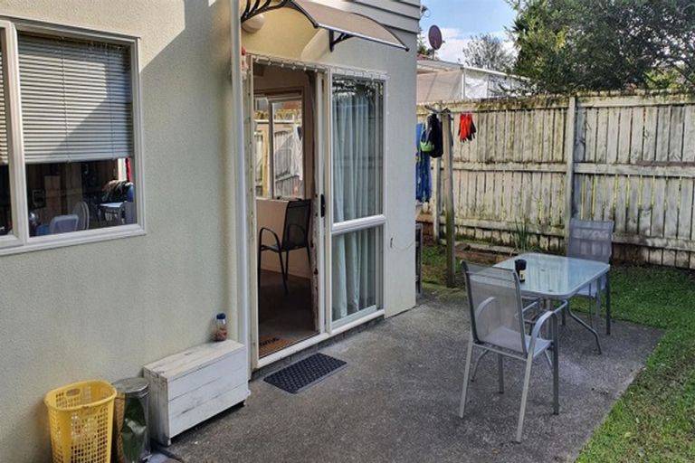 Photo of property in 3/242 Pakuranga Road, Pakuranga Heights, Auckland, 2010