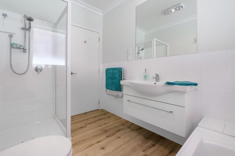 Photo of property in 18 Oakwood Way, Papamoa Beach, Papamoa, 3118