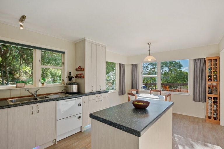 Photo of property in 10 Haven Grove, Naenae, Lower Hutt, 5011