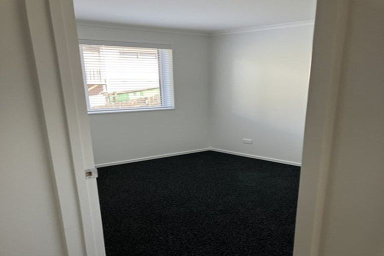 Photo of property in 15 Lysander Crescent, Beach Haven, Auckland, 0626