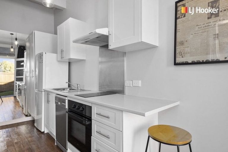 Photo of property in 74 Hargest Crescent, Saint Clair, Dunedin, 9012