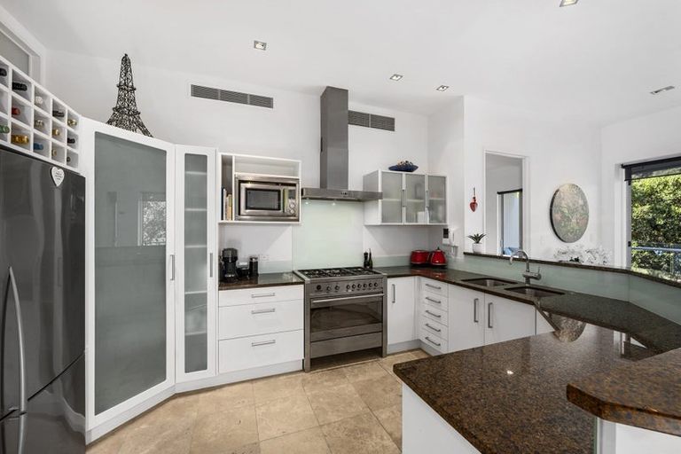 Photo of property in 1/7 The Promenade, Takapuna, Auckland, 0622