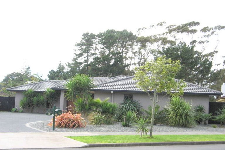 Photo of property in 10 Crannich Place, Wattle Downs, Auckland, 2103