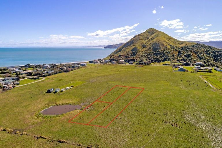 Photo of property in 113-115 Fortescue Street, Mahia, 4198