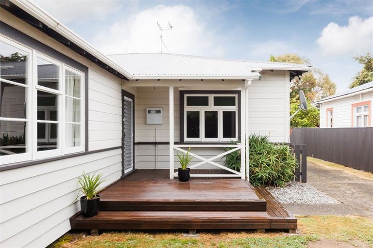 Photo of property in 30 Lyndhurst Street, Takaro, Palmerston North, 4412