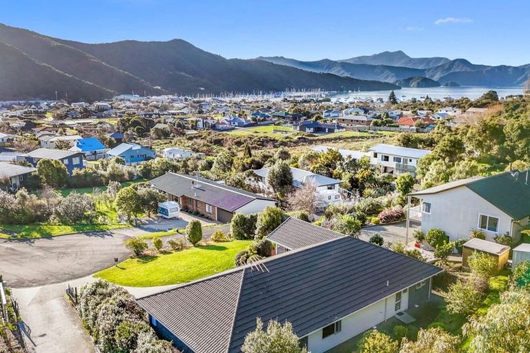 Photo of property in 22 Rimu Terrace, Waikawa, Picton, 7220