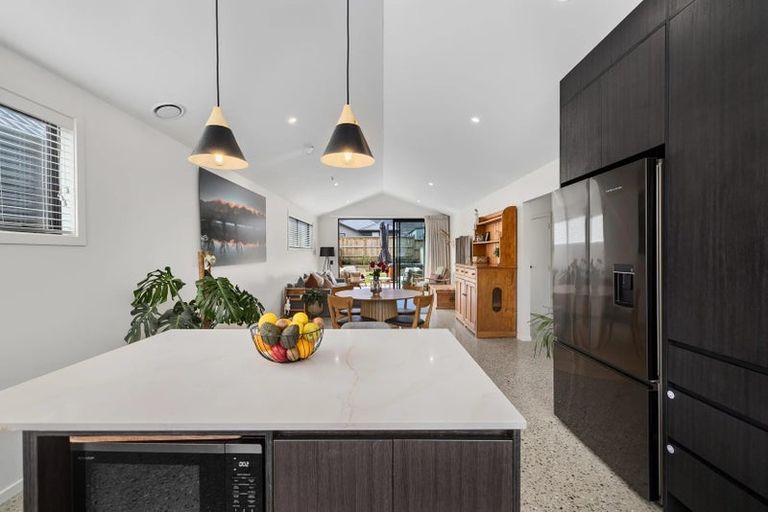 Photo of property in 35 Cheviot Street, Jacks Point, 9371