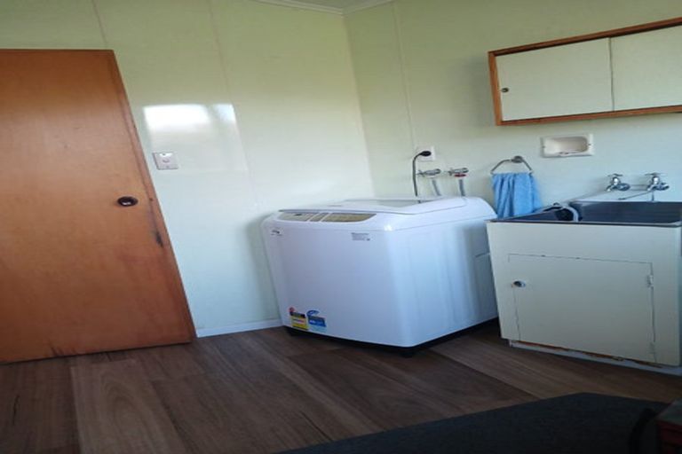 Photo of property in 35 Halsey Street, Clinton, 9534