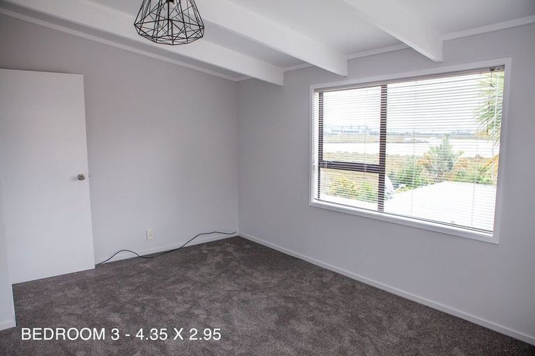 Photo of property in 2/40 Saxon Street, Waterview, Auckland, 1026