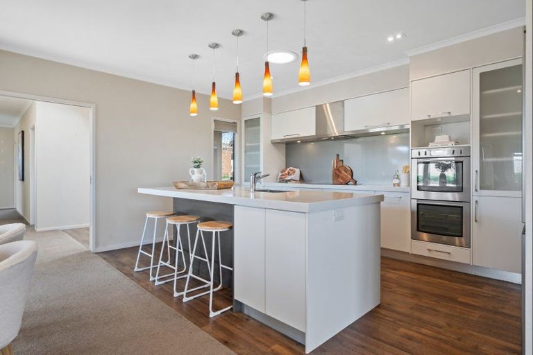 Photo of property in 5b Tupuhi Place, Highlands Park, New Plymouth, 4312