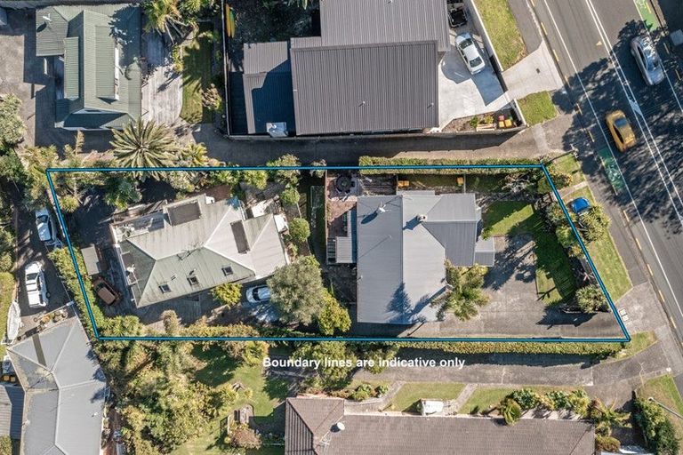 Photo of property in 1/305 Lake Road, Hauraki, Auckland, 0622