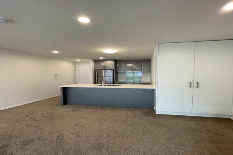 Photo of property in Apollo Apartments, 103/46 Rosedale Road, Rosedale, Auckland, 0632