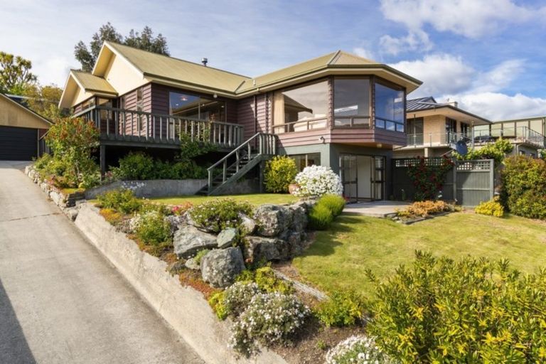 Photo of property in 10 Grove Lane, Kelvin Heights, Queenstown, 9300