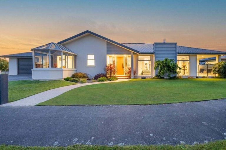 Photo of property in 45 Northside Drive, Waikiwi, Invercargill, 9810